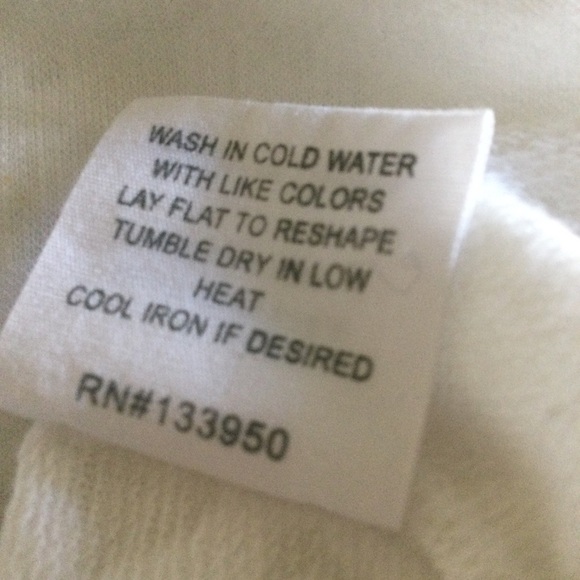 Saga White Short Sleeved Ruffled V Neck Tee Size Med - Picture 9 of 11